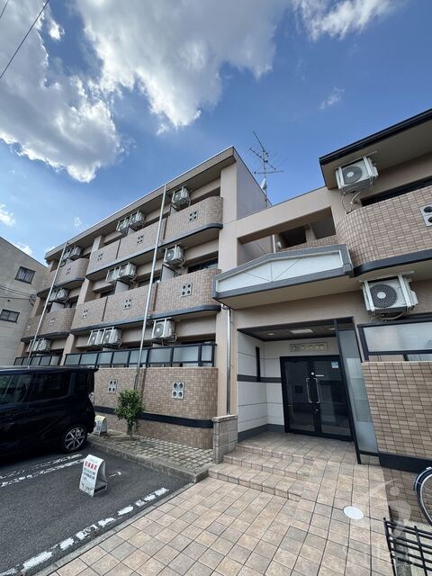 ミーティス衣笠の物件外観写真