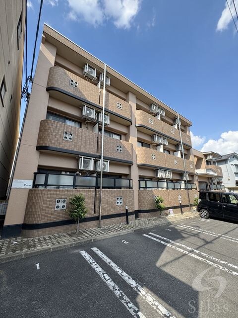 ミーティス衣笠の物件外観写真