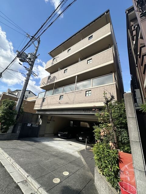 Raffine御所西の物件外観写真