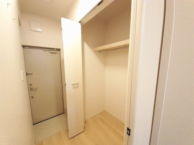 ヴァロ伏見稲荷の物件内観写真