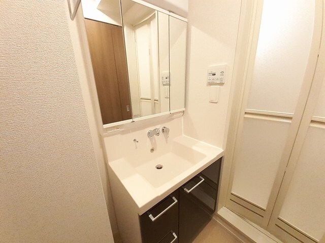 ヴァロ伏見稲荷の物件内観写真