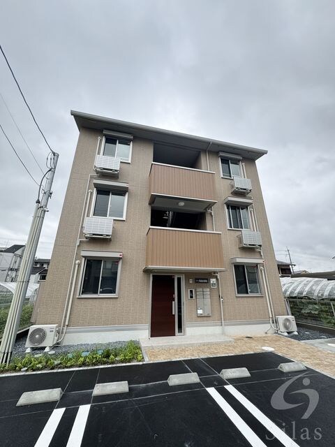 アドラブールの物件外観写真