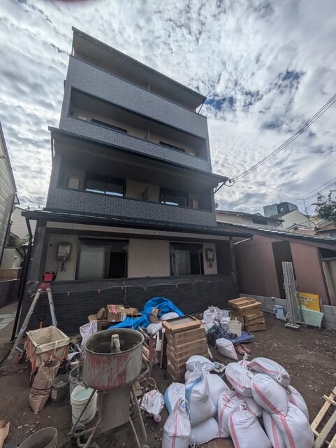 Gladvis二条式部の物件外観写真