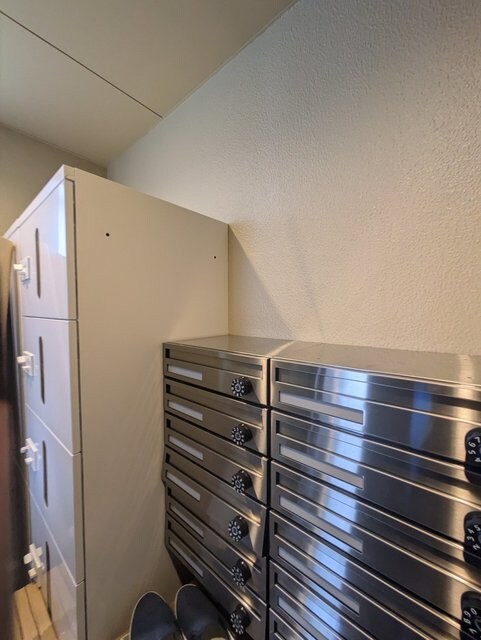 Gladvis二条式部の物件外観写真