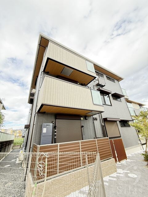 GRAMM六地蔵B棟の物件外観写真