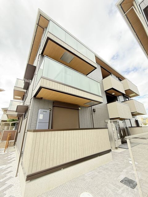 GRAMM六地蔵B棟の物件外観写真