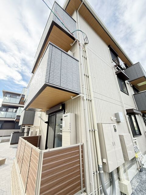 GRAMM六地蔵C棟の物件外観写真