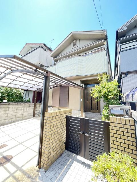 西白梅町貸家の物件外観写真