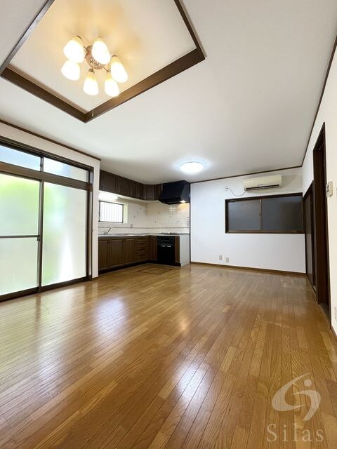 西白梅町貸家の物件内観写真