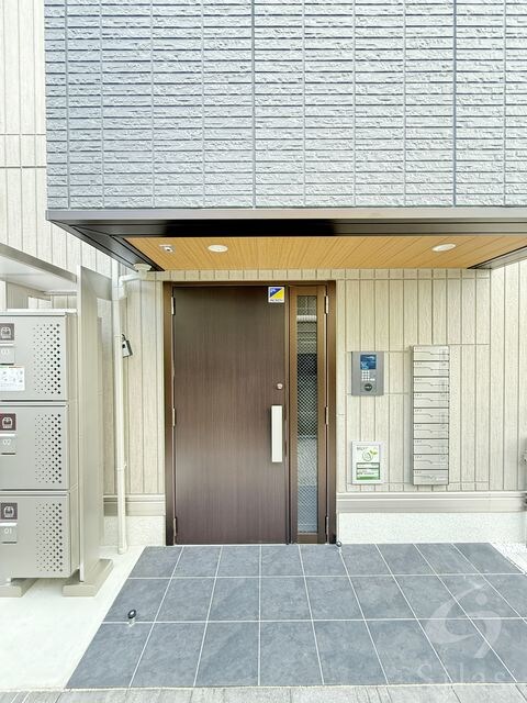 GRAMM六地蔵A棟の物件外観写真