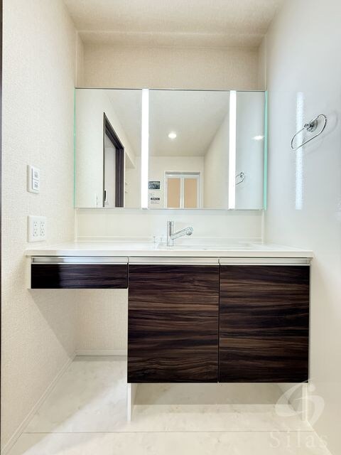 GRAMM六地蔵A棟の物件内観写真