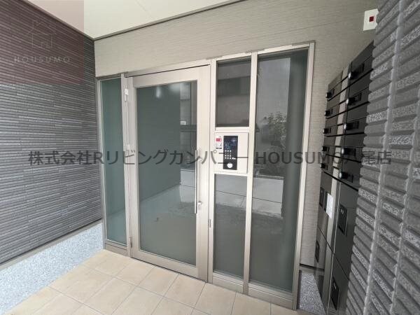 パルテール八尾の物件外観写真