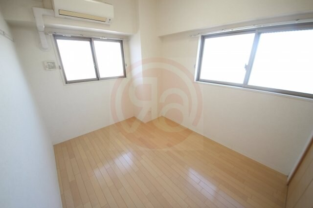 クリスタルコートの物件内観写真