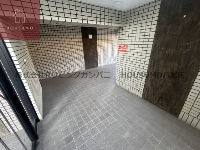 シャトレ高安の物件外観写真