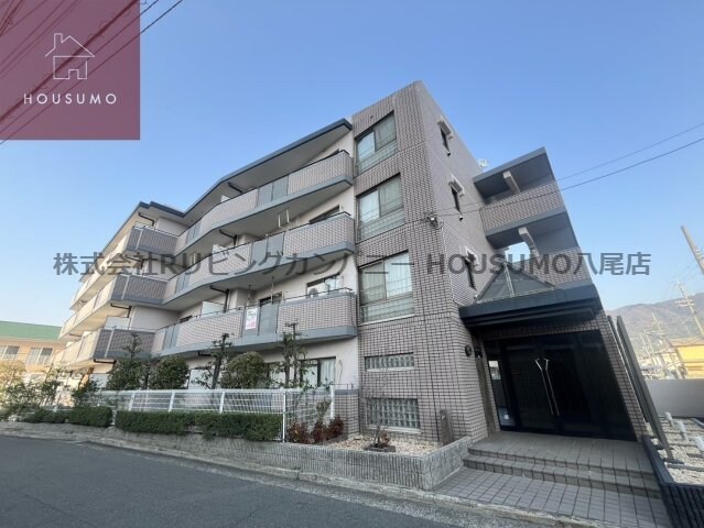 シャトレ高安の物件外観写真