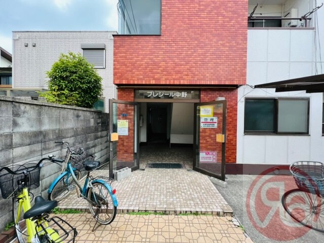 プレジール中野の物件外観写真