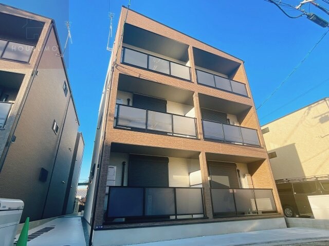 badge tomoi ESTⅡの物件外観写真