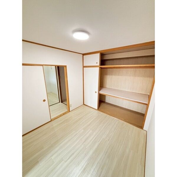 フォレスタ育和の物件内観写真