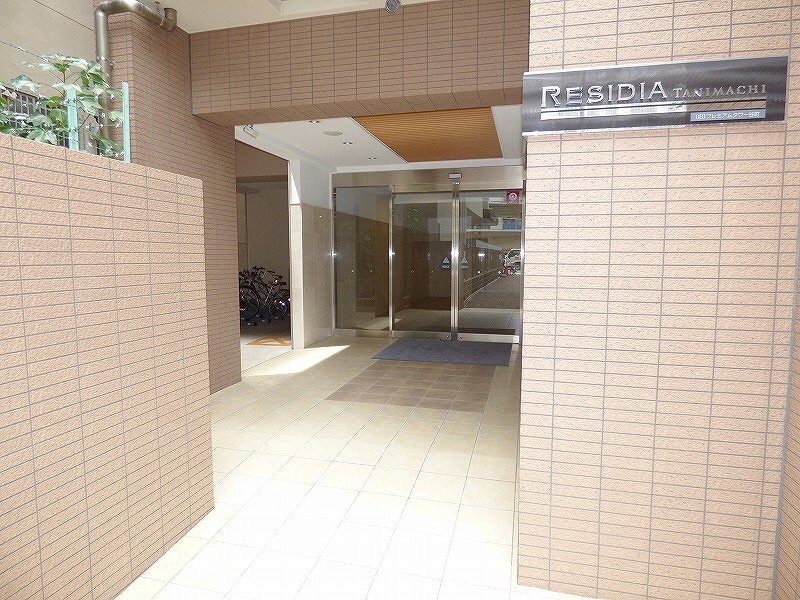 谷町六丁目駅 徒歩3分 2階の物件外観写真