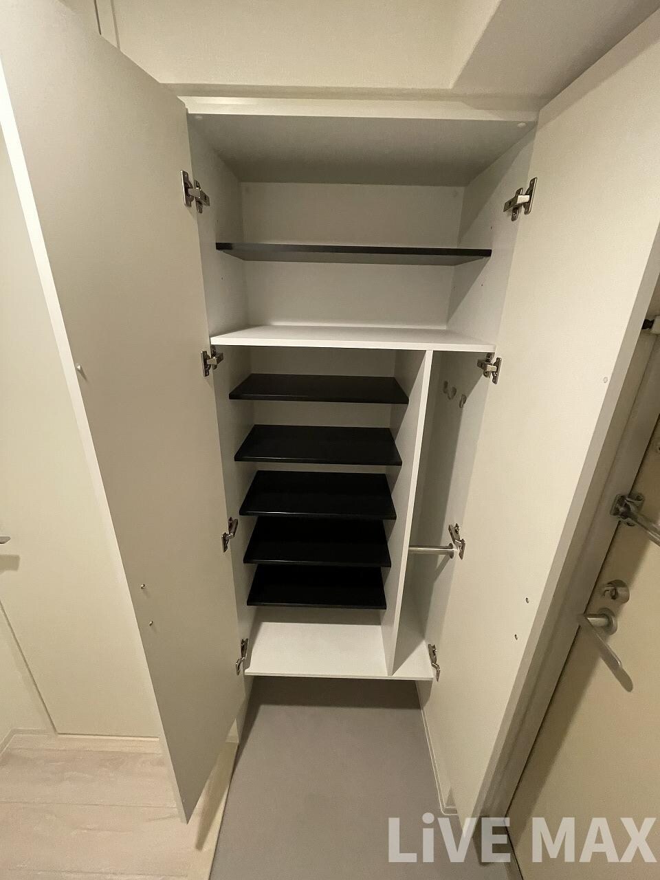 セレニテフラン本町の物件内観写真