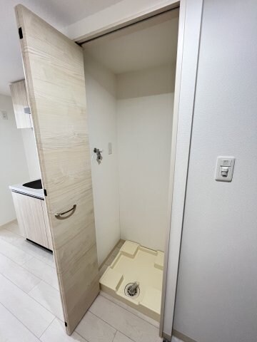 THE RESIDENCE Hの物件内観写真