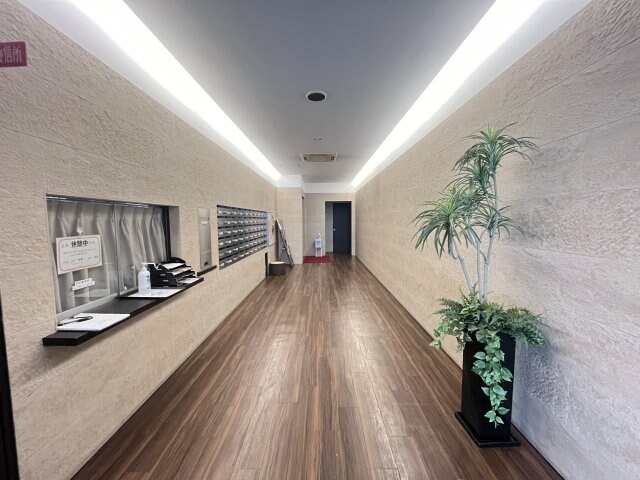 江坂アパートメントの物件外観写真