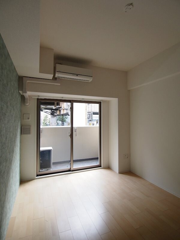 SERENiTE本町refletの物件内観写真