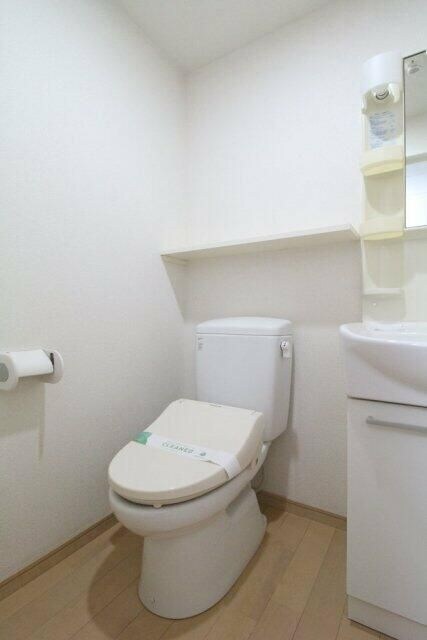 ＡＤＥＳＳＯ　ＳＨＩＭＵＲＡ　ＵＮＩＦＯＲＴ　ＤＥＳＩＧＮの物件内観写真