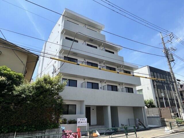 アルティザ氷川台の物件外観写真