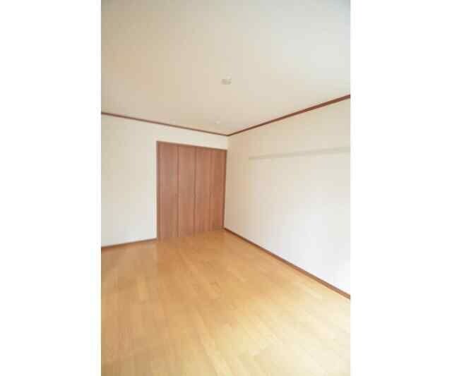 ウィステリアコートＩＩの物件内観写真