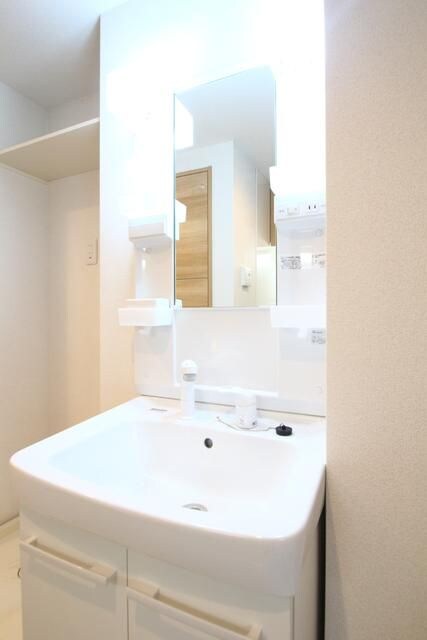 ファインオプト志村の物件内観写真