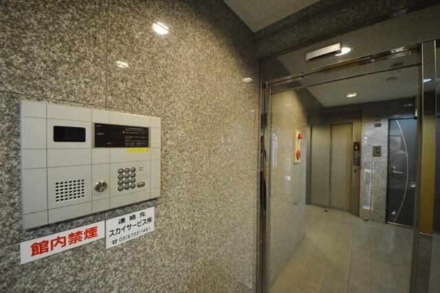 スカイコート新大塚の物件外観写真