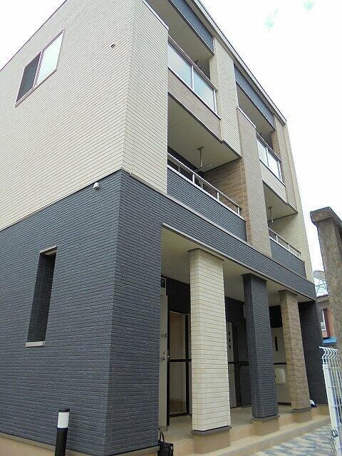 アヴニールの物件外観写真