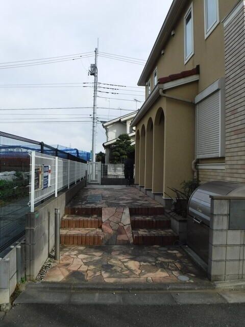 レフィナードの物件外観写真