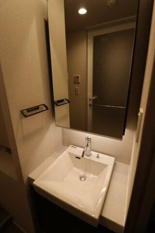 ＧＥＮＯＶＩＡ新大塚の物件内観写真