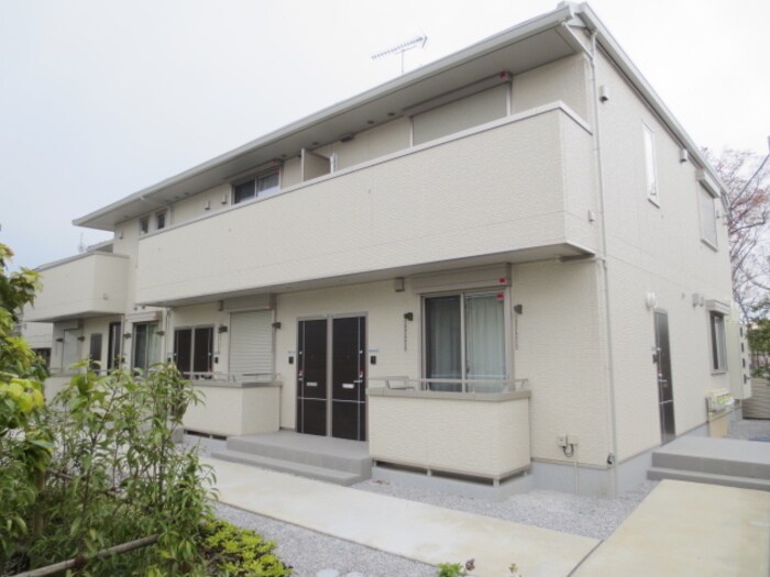 ソワーニュの物件外観写真