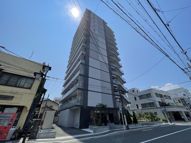 小田急伊勢原駅前マンション【1】の物件外観写真