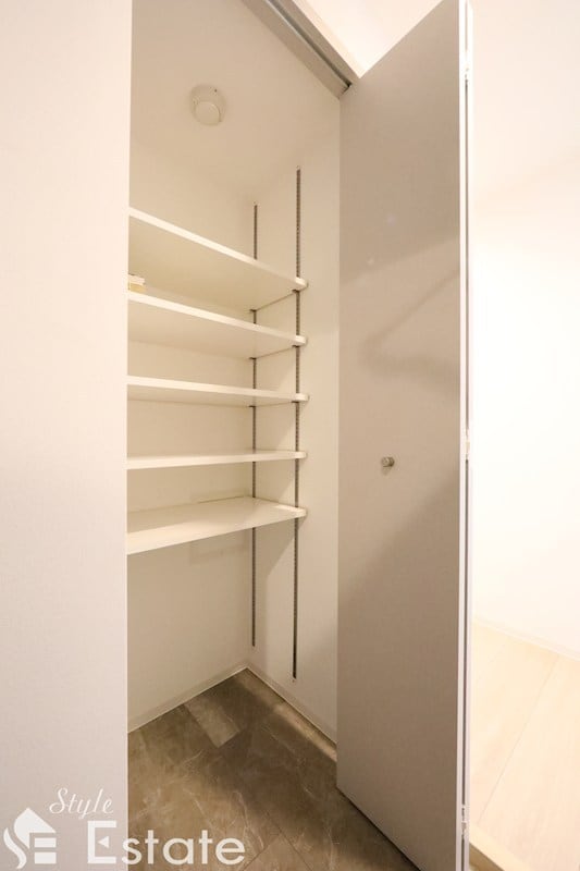 ポルタニグライーストの物件内観写真