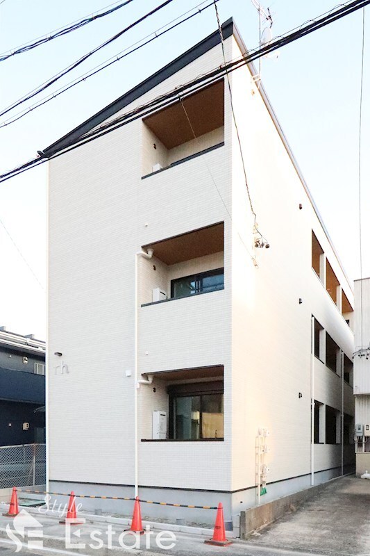 シャンブル高畑の物件外観写真