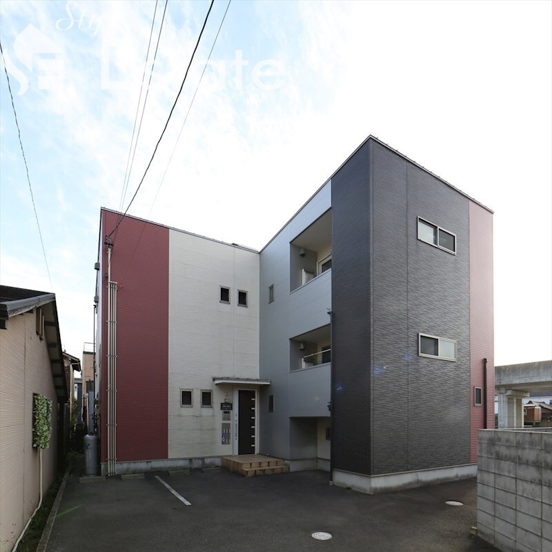 flat shivaの物件外観写真