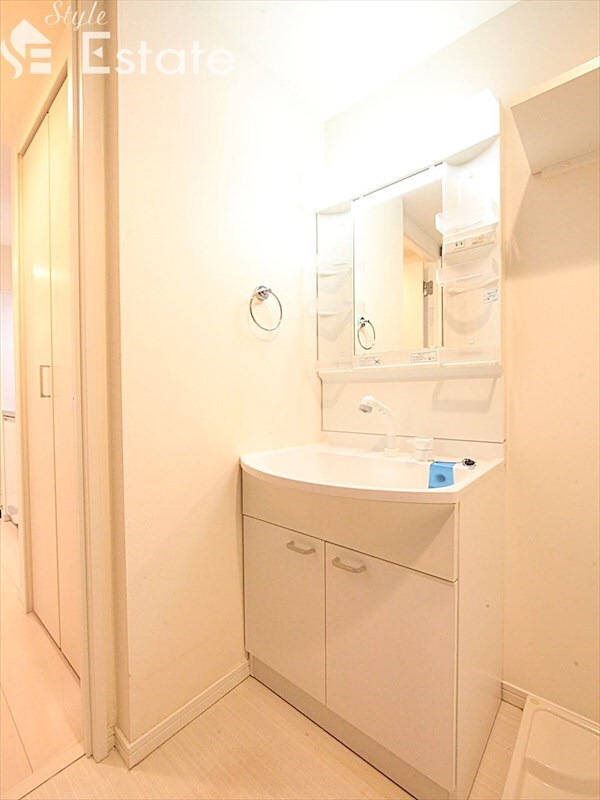 オークラレジデンス栄生の物件内観写真