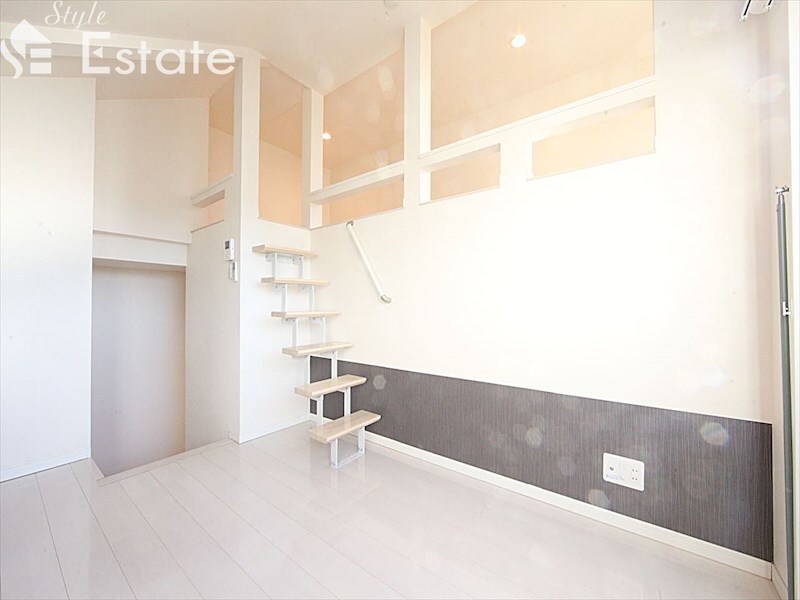 オークラレジデンス栄生の物件内観写真