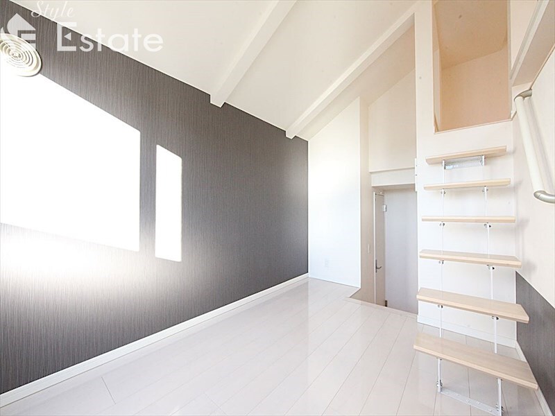 オークラレジデンス栄生の物件内観写真