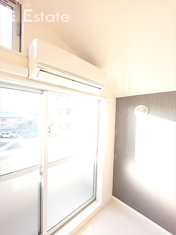 オークラレジデンス栄生の物件内観写真