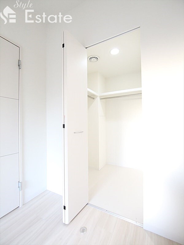 シュトルツ栄の物件内観写真