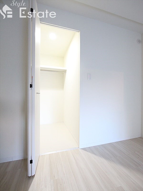 シュトルツ栄の物件内観写真