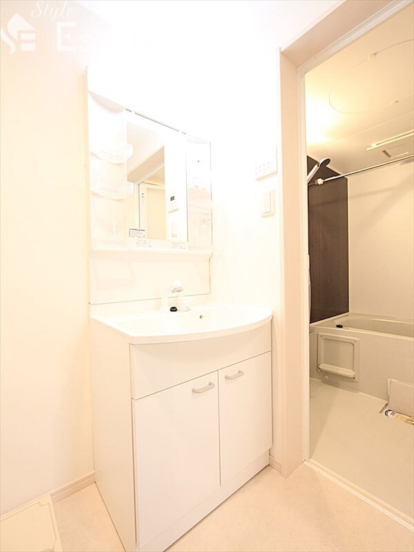 ジュネス稲葉地町の物件内観写真