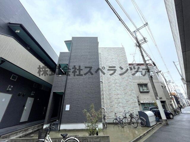 レジュール・ウールの物件外観写真