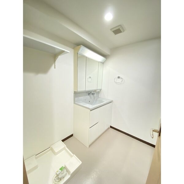 日本橋駅 徒歩8分 11階の物件内観写真