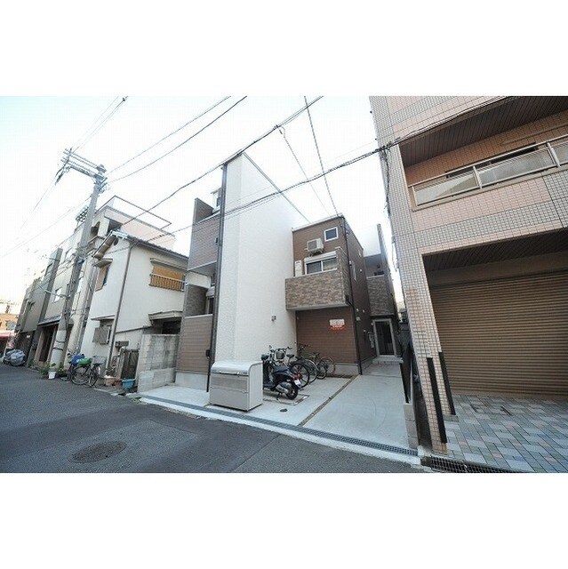 トロワ・スールの物件外観写真